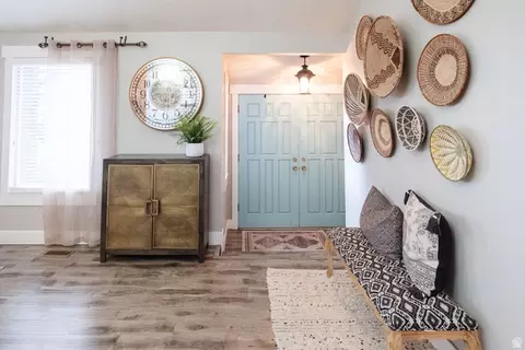 Entry Way - 436 E Canyon Estates Dr, Bountiful, UT 84010 photo 3 of 4