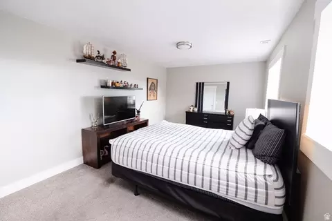 Bedroom - 436 E Canyon Estates Dr, Bountiful, UT 84010 photo 9 of 11