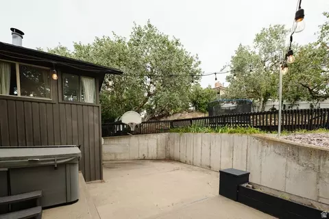 Exterior - 436 E Canyon Estates Dr, Bountiful, UT 84010 photo 12 of 15