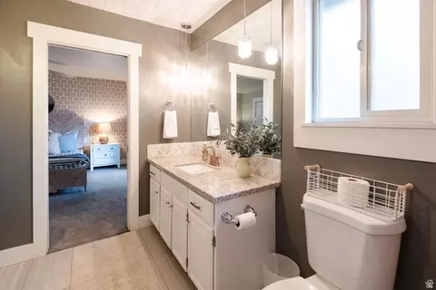 Bath - 436 E Canyon Estates Dr, Bountiful, UT 84010 photo 2 of 6