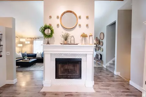 Entry Way - 436 E Canyon Estates Dr, Bountiful, UT 84010 photo 4 of 4