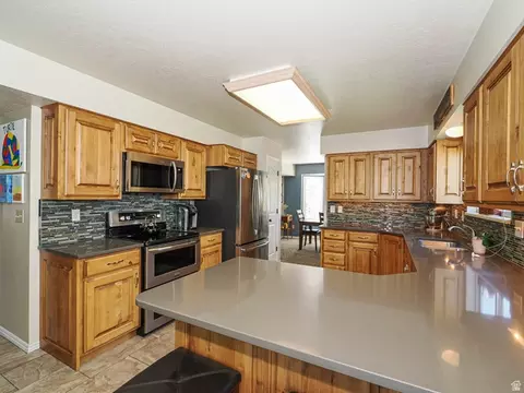 Kitchen - 10146 S 2415 E, Sandy, UT 84092 photo 2 of 4