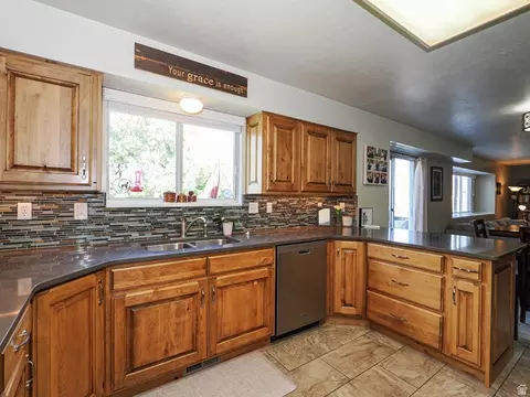 Kitchen - 10146 S 2415 E, Sandy, UT 84092 photo 4 of 4
