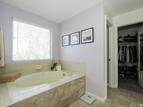 Bath - 10146 S 2415 E, Sandy, UT 84092 photo 3 of 6