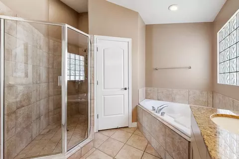 Bath - 446 E Green Haven Dr S, Midvale, UT 84047 photo 3 of 4