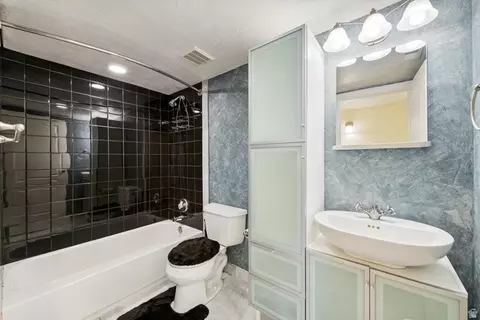 Bath - 446 E Green Haven Dr S, Midvale, UT 84047 photo 4 of 4