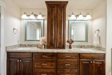 Bath - 1123 S Wildflower Ln, Mapleton, UT 84664 photo 3 of 7
