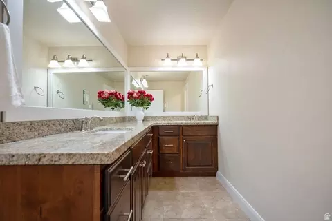 Bath - 1123 S Wildflower Ln, Mapleton, UT 84664 photo 4 of 7