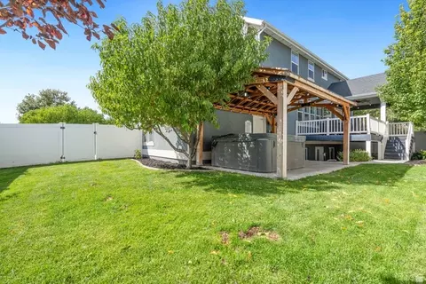 Exterior - 1123 S Wildflower Ln, Mapleton, UT 84664 photo 8 of 10