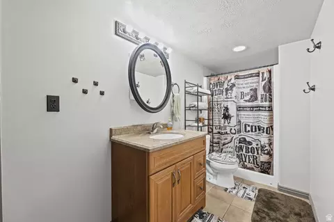 Bath - 415 S Worthington St, Grantsville, UT 84029 photo 3 of 3
