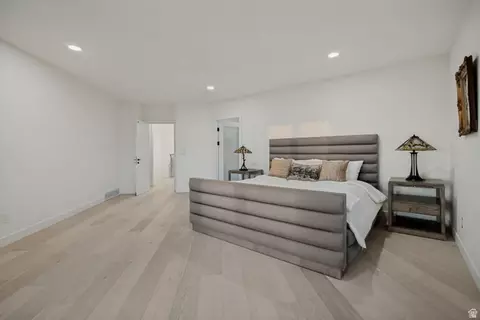 Bedroom - 3860 S Highland Ct E, Bountiful, UT 84010 photo 2 of 6