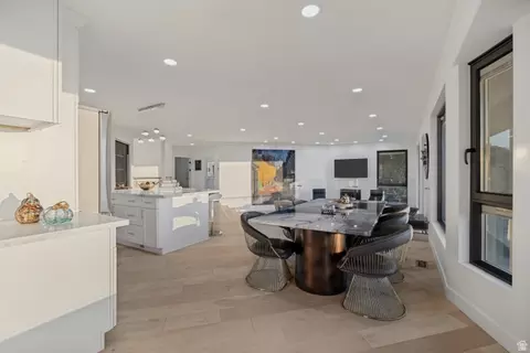 Dining - 3860 S Highland Ct E, Bountiful, UT 84010 photo 3 of 3