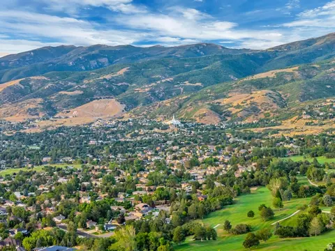 View/Area - 3860 S Highland Ct E, Bountiful, UT 84010 photo 3 of 8