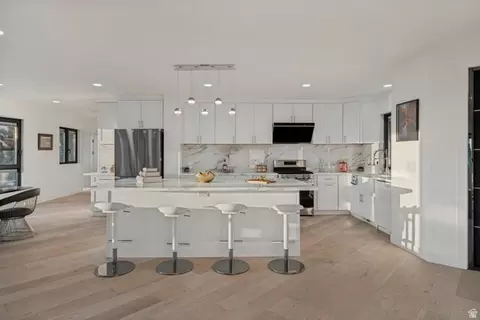 Kitchen - 3860 S Highland Ct E, Bountiful, UT 84010 photo 1 of 2