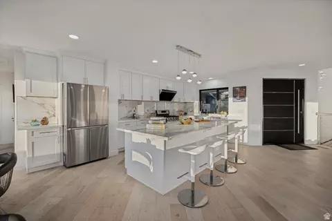Kitchen - 3860 S Highland Ct E, Bountiful, UT 84010 photo 2 of 2