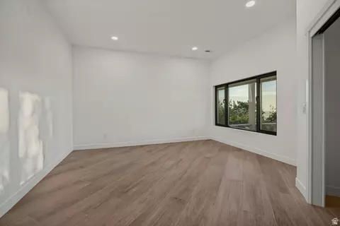 Bedroom - 3860 S Highland Ct E, Bountiful, UT 84010 photo 4 of 6