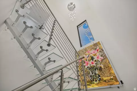 Entry Way - 3860 S Highland Ct E, Bountiful, UT 84010 photo 5 of 7