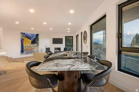 Dining - 3860 S Highland Ct E, Bountiful, UT 84010 photo 2 of 3