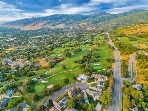 View/Area - 3860 S Highland Ct E, Bountiful, UT 84010 photo 2 of 8