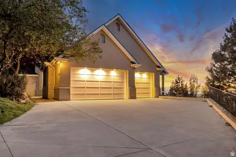 Exterior - 3860 S Highland Ct E, Bountiful, UT 84010 photo 7 of 7