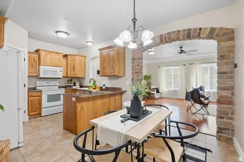 Dining - 3689 E Rock Creek Rd #N1, Eagle Mountain, UT 84005 photo 2 of 3