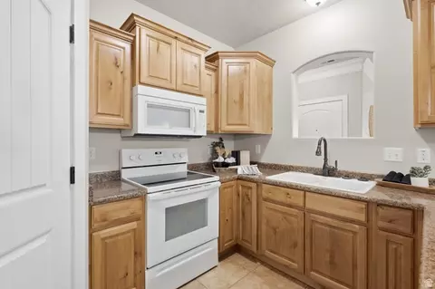 Kitchen - 3689 E Rock Creek Rd #N1, Eagle Mountain, UT 84005 photo 3 of 5