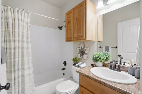 Bath - 3689 E Rock Creek Rd #N1, Eagle Mountain, UT 84005 photo 2 of 2