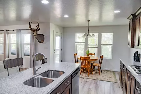 Kitchen - 1069 E 150 St S, Santaquin, UT 84655 photo 3 of 3