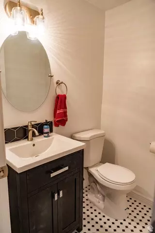 Bath - 1069 E 150 St S, Santaquin, UT 84655 photo 6 of 8