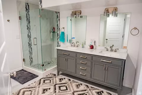 Bath - 1069 E 150 St S, Santaquin, UT 84655 photo 1 of 8