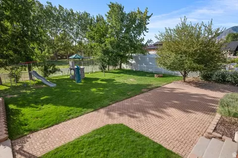 Exterior - 555 E 1600 S, Mapleton, UT 84664 photo 5 of 10