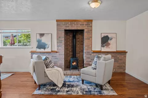 Living - 555 E 1600 S, Mapleton, UT 84664 photo 3 of 4