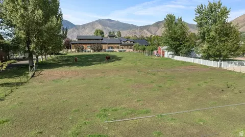 Exterior - 555 E 1600 S, Mapleton, UT 84664 photo 3 of 10
