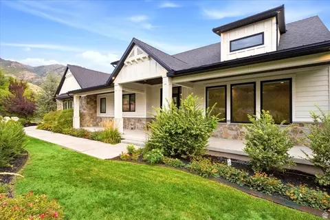 Exterior - 2522 E Thurston Ln, Layton, UT 84040 photo 2 of 18