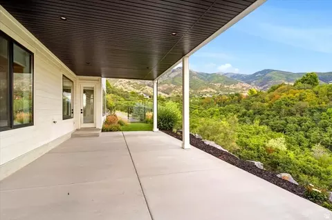 Exterior - 2522 E Thurston Ln, Layton, UT 84040 photo 10 of 18