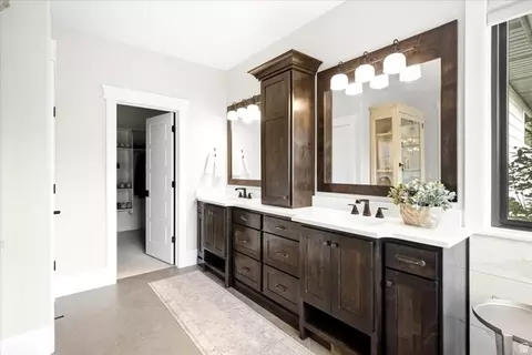 Bath - 2522 E Thurston Ln, Layton, UT 84040 photo 1 of 6