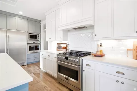 Kitchen - 2522 E Thurston Ln, Layton, UT 84040 photo 5 of 6
