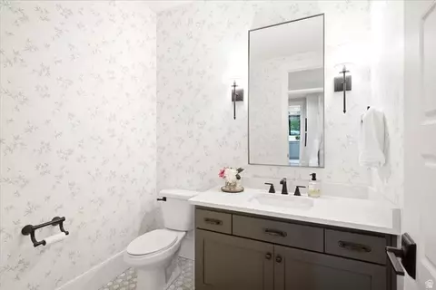 Bath - 2522 E Thurston Ln, Layton, UT 84040 photo 5 of 6