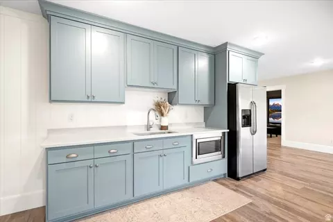 Kitchen - 2522 E Thurston Ln, Layton, UT 84040 photo 6 of 6