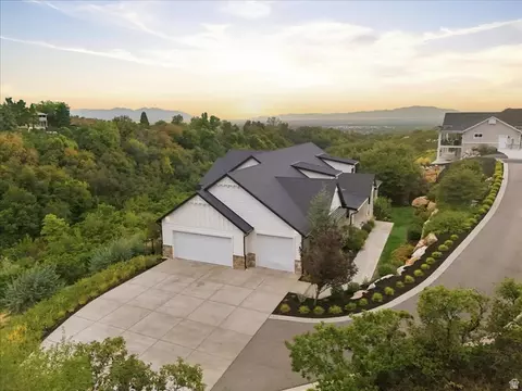 Exterior - 2522 E Thurston Ln, Layton, UT 84040 photo 17 of 18
