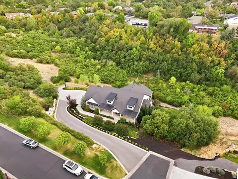 View/Area - 2522 E Thurston Ln, Layton, UT 84040 photo 2 of 5