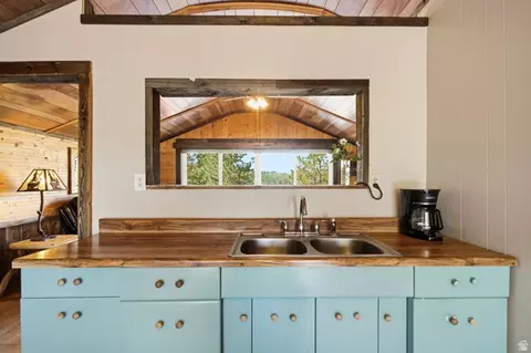 Kitchen - 1663 Lancer Ln, Kamas, UT 84036 photo 4 of 4