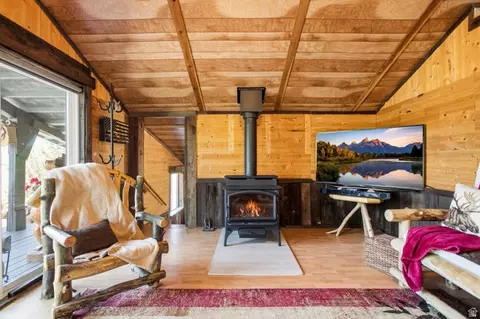 Living - 1663 Lancer Ln, Kamas, UT 84036 photo 4 of 6