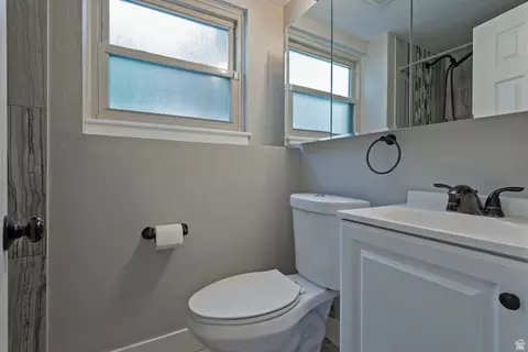 Bath - 8523 S Kelsch Dr E, Sandy, UT 84093 photo 4 of 5