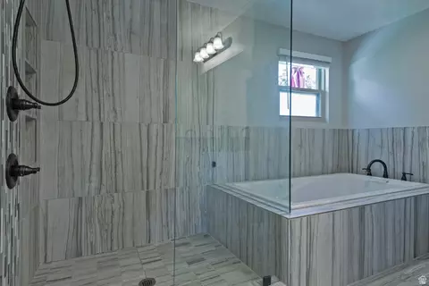Bath - 8523 S Kelsch Dr E, Sandy, UT 84093 photo 2 of 5