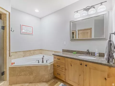 Bath - 4460 S 2700 E, Holladay, UT 84124 photo 5 of 5