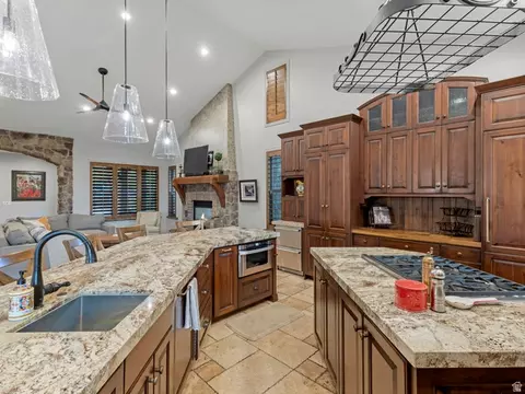 Kitchen - 4460 S 2700 E, Holladay, UT 84124 photo 2 of 6
