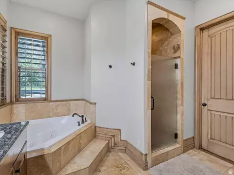 Bath - 4460 S 2700 E, Holladay, UT 84124 photo 3 of 5