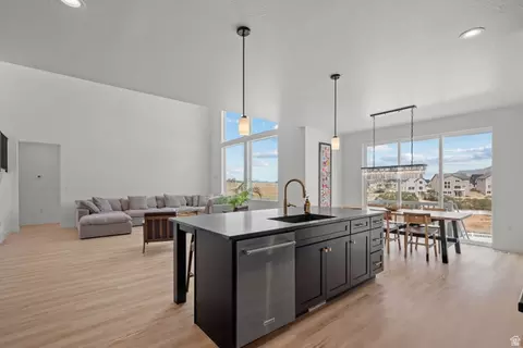 Kitchen - 36 W Limber Pine Dr, Mapleton, UT 84664 photo 6 of 6