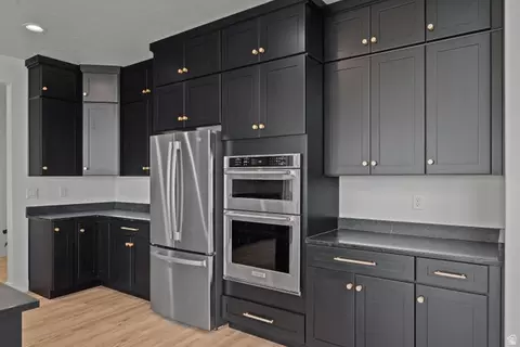 Kitchen - 36 W Limber Pine Dr, Mapleton, UT 84664 photo 4 of 6